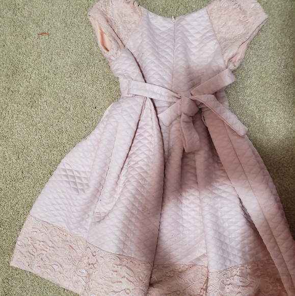 Girls formal dress. - Picture 2 of 2